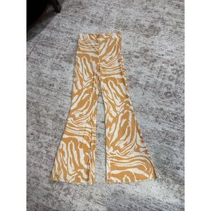 NWT H&M Women's Zebra Print Ribbed Flared Trouser Pants Yellow White Size Small